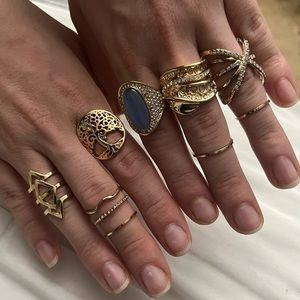 Gold costume jewelry set